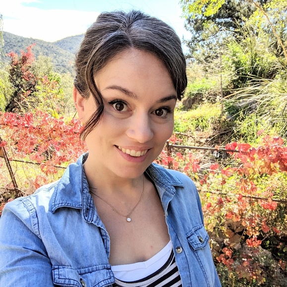 Meet your Posher, Stephanie - Picture 1 of 1